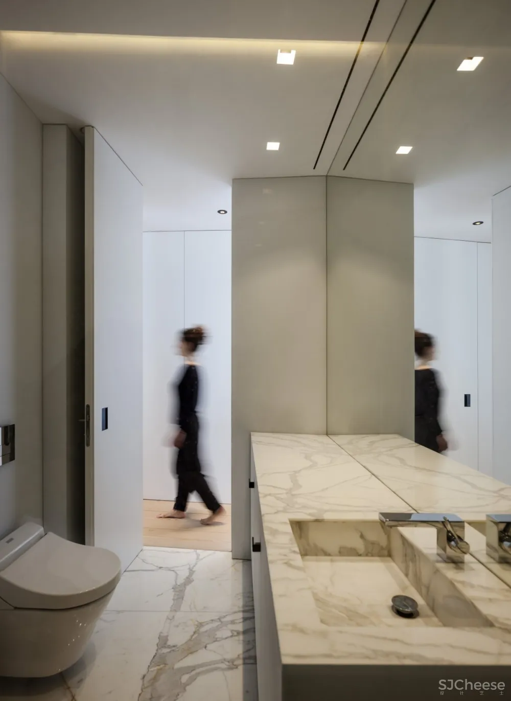 Francesc Rifé | BG Apartment , 经典建筑的顶层公寓