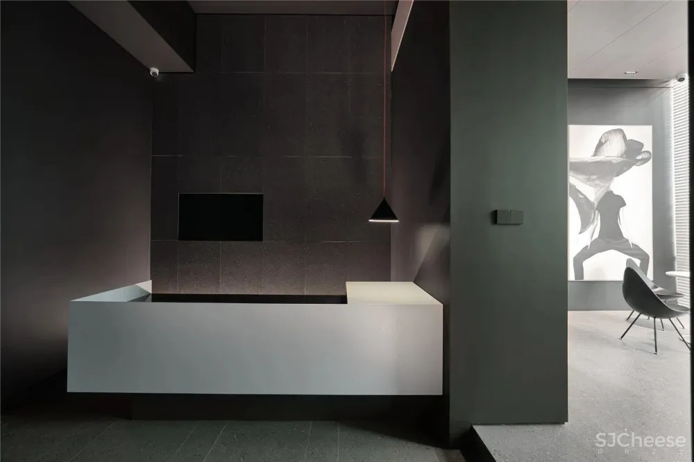 大成设计丨静谧、冷峻的黑白灰,诉说感官