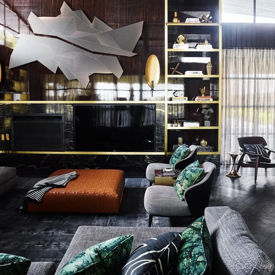 乡村别墅的大胆都市风，堪称黄铜设计典范