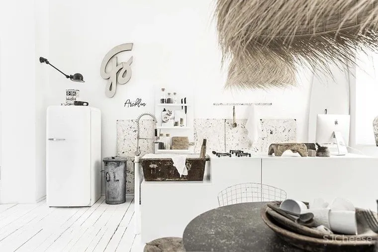 网红民宿设计参考:用夢幻白打造出来的空間。