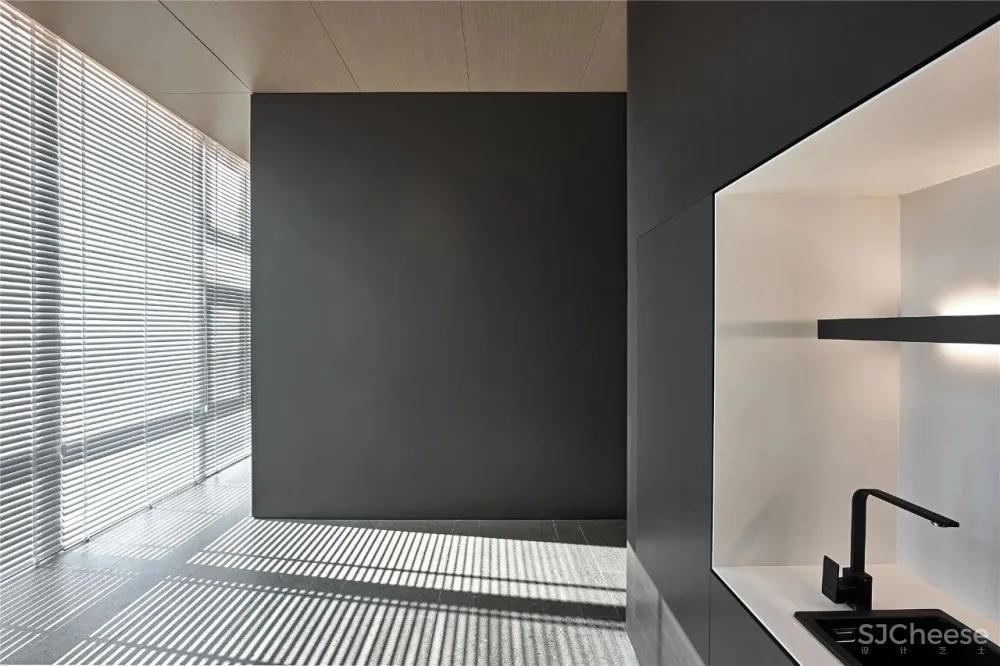 大成设计丨静谧、冷峻的黑白灰,诉说感官