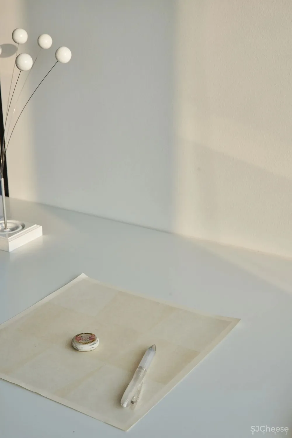 58㎡小家的L型玻璃幕墙,让小房也能拥有180°豪华夜景