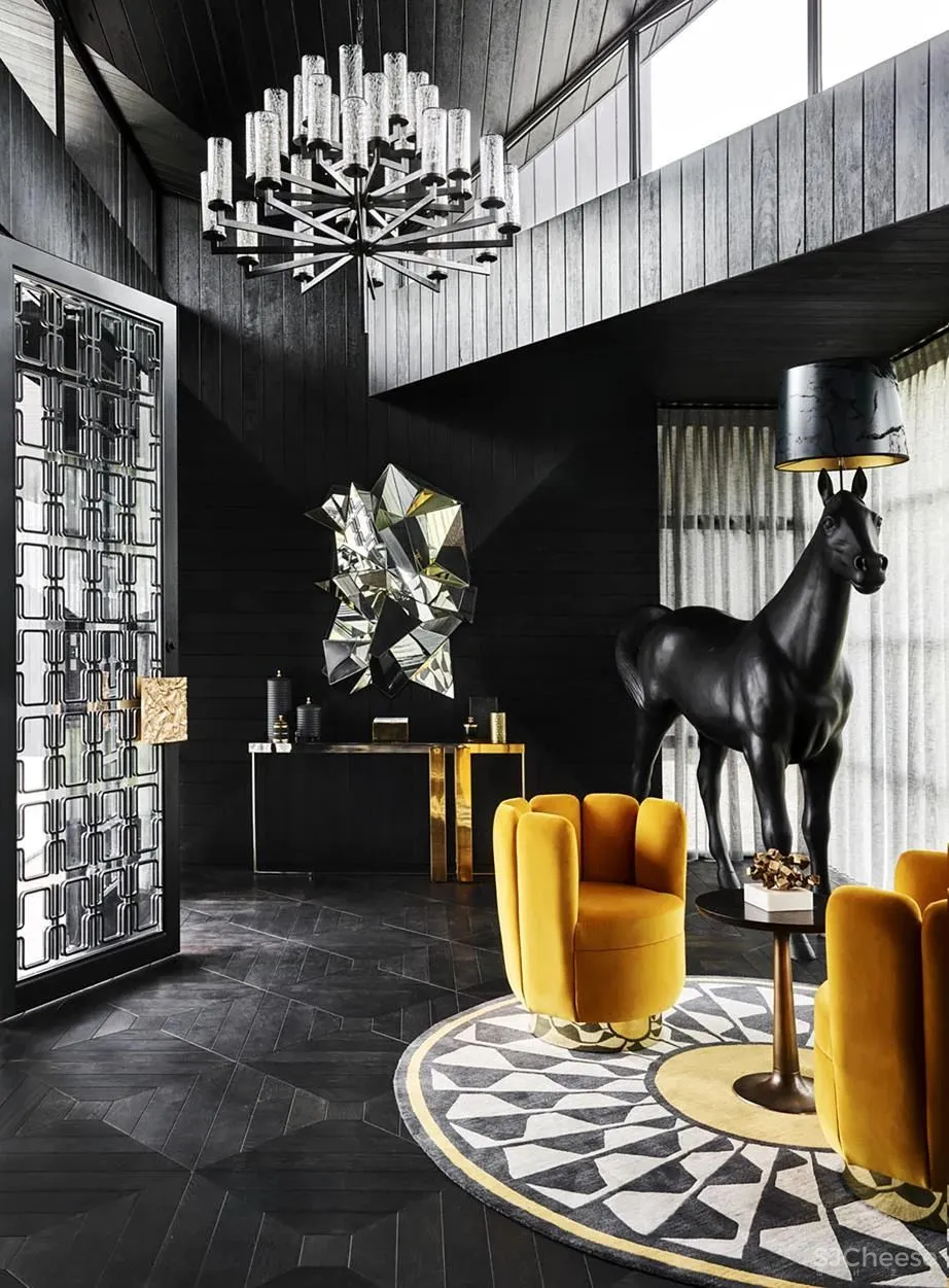 乡村别墅的大胆都市风，堪称黄铜设计典范