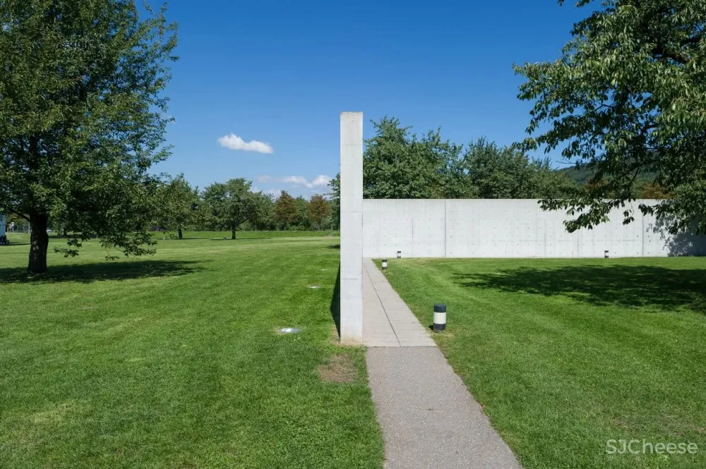 安藤忠雄丨清水混凝土诗人