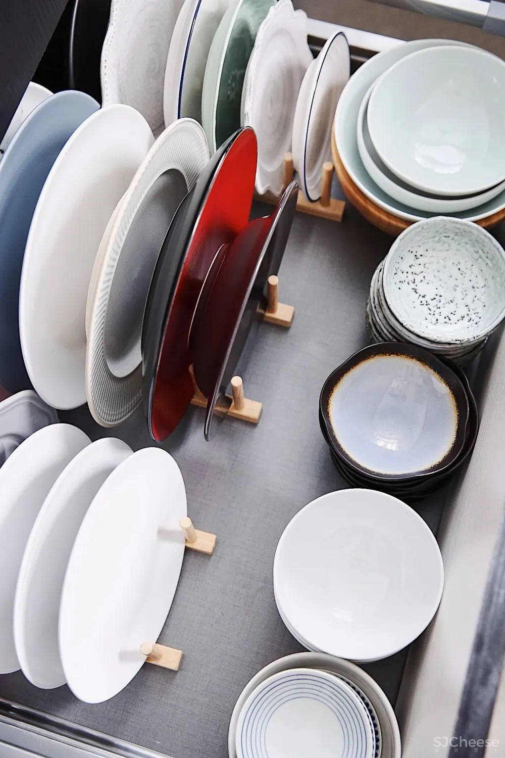 麻辣烫店倒闭,文艺青年用自己160m²的家逆袭,自由流浪的感觉太好了!