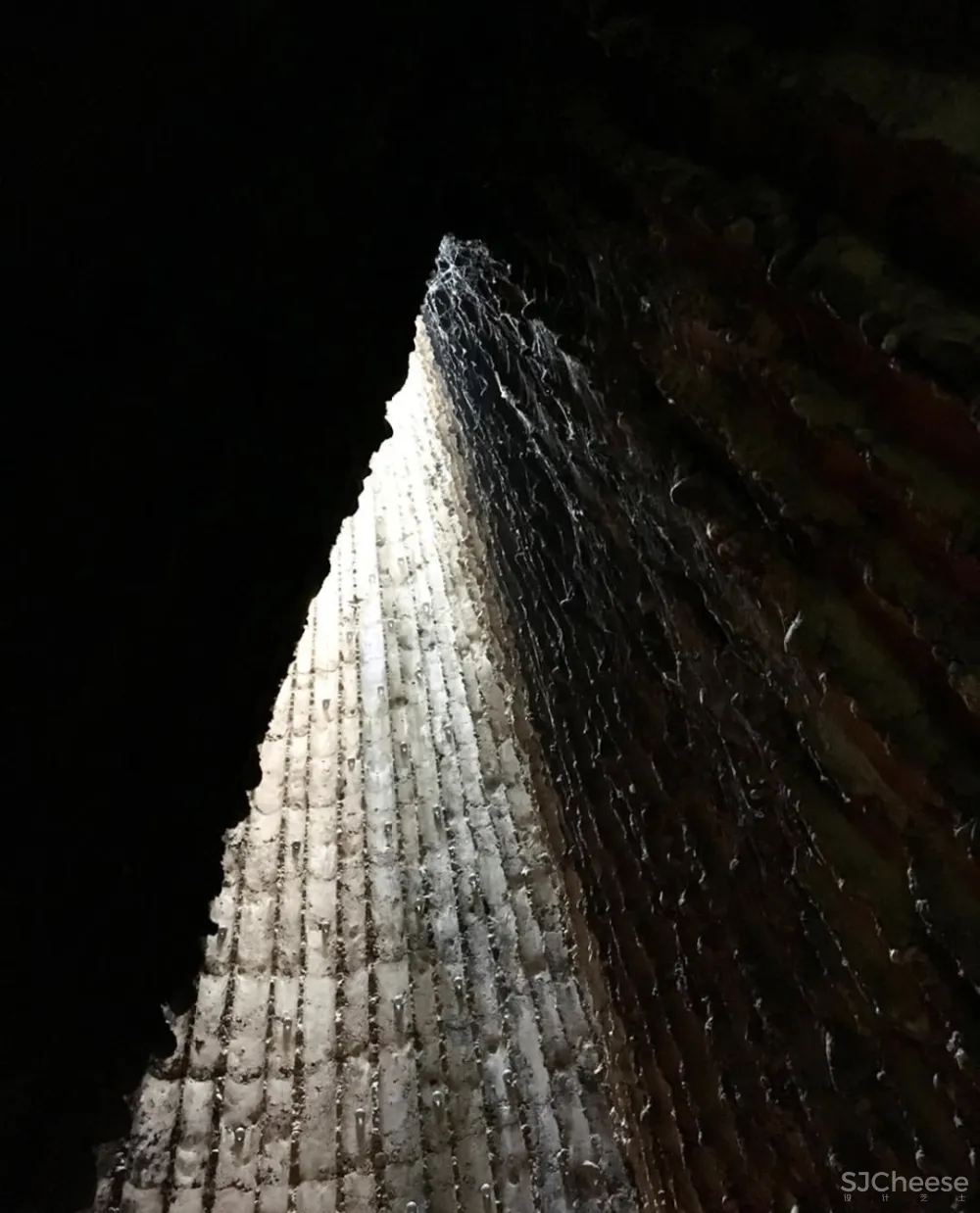 一群村民和一位建筑大师,完成了一个令无数人朝圣的建筑