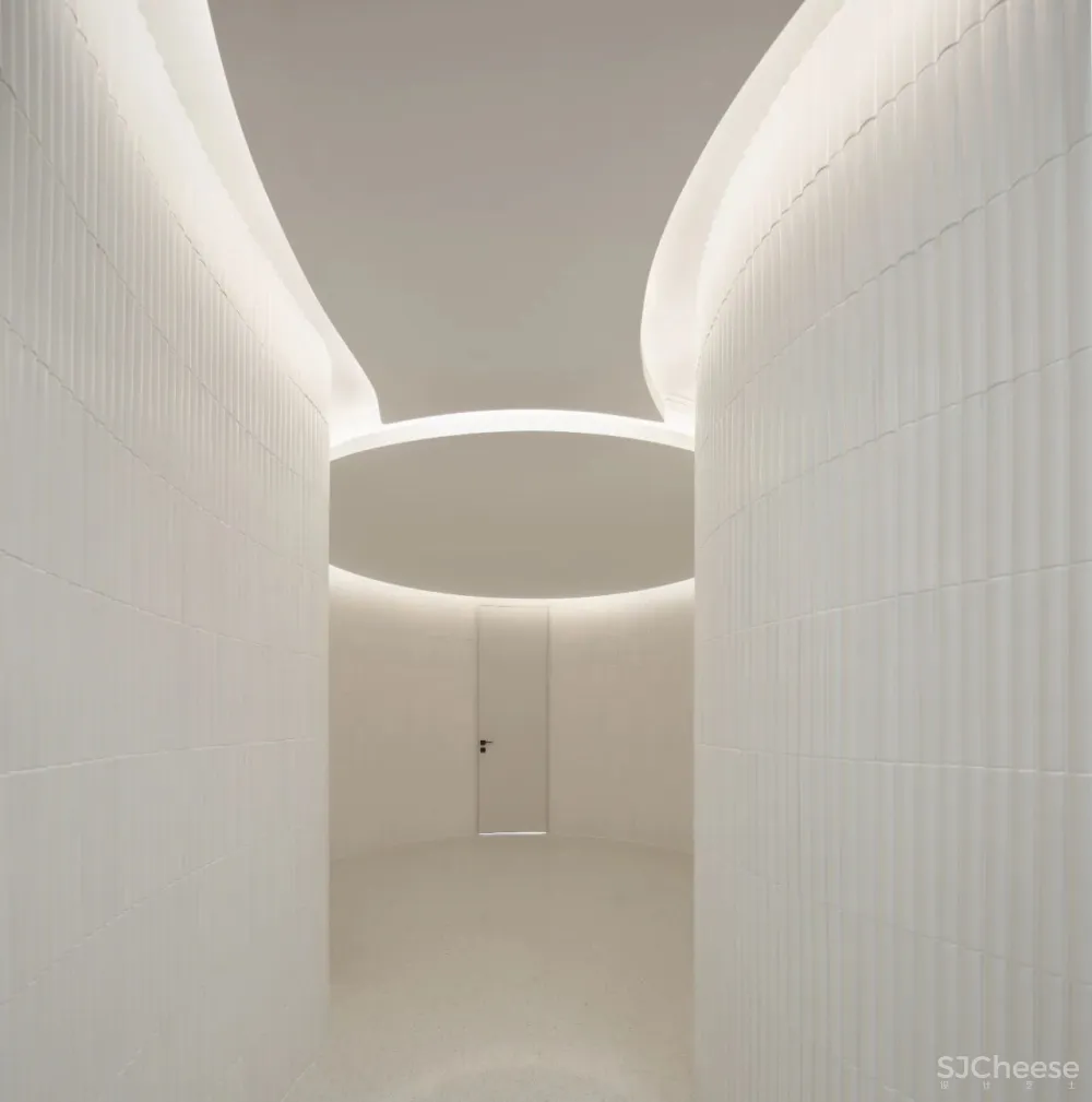 打破传统设计,开启超凡未来感的视觉享受!