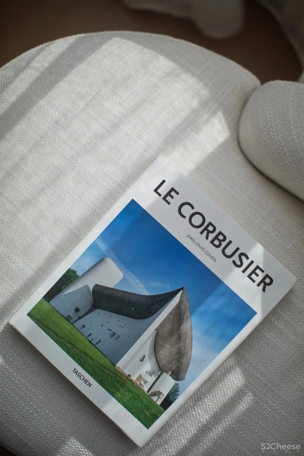 高级灰 爱马仕橙，简约别墅再现优雅风度