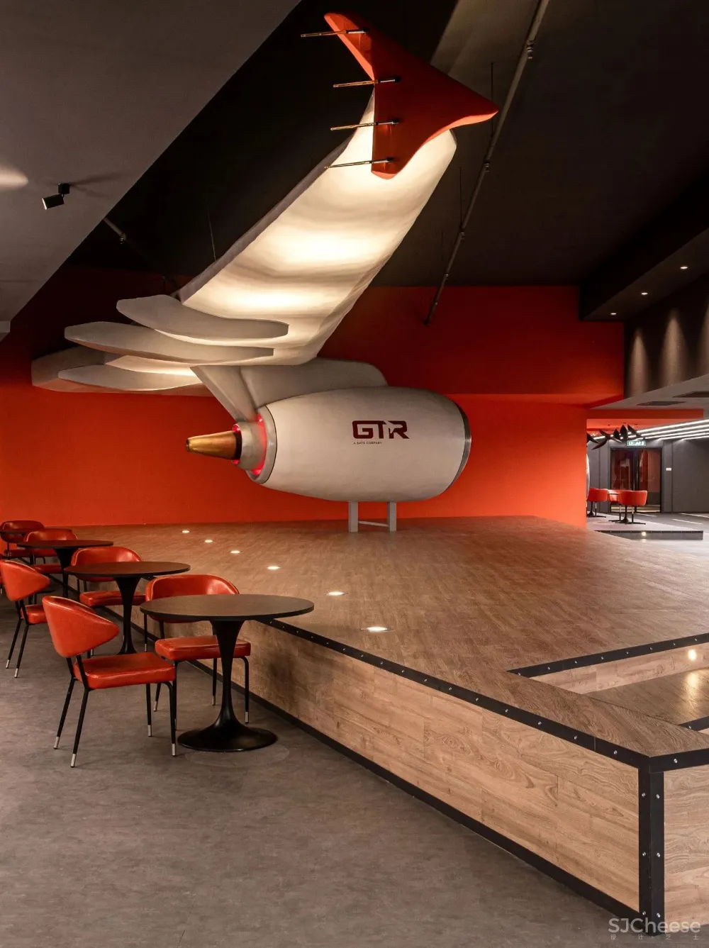 旧机场惊艳变身潮味办公室,上班也要有幸福感!