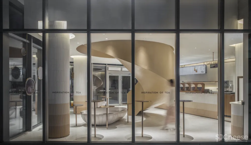 “全能设计师”郑铮和他的多元设计秘诀