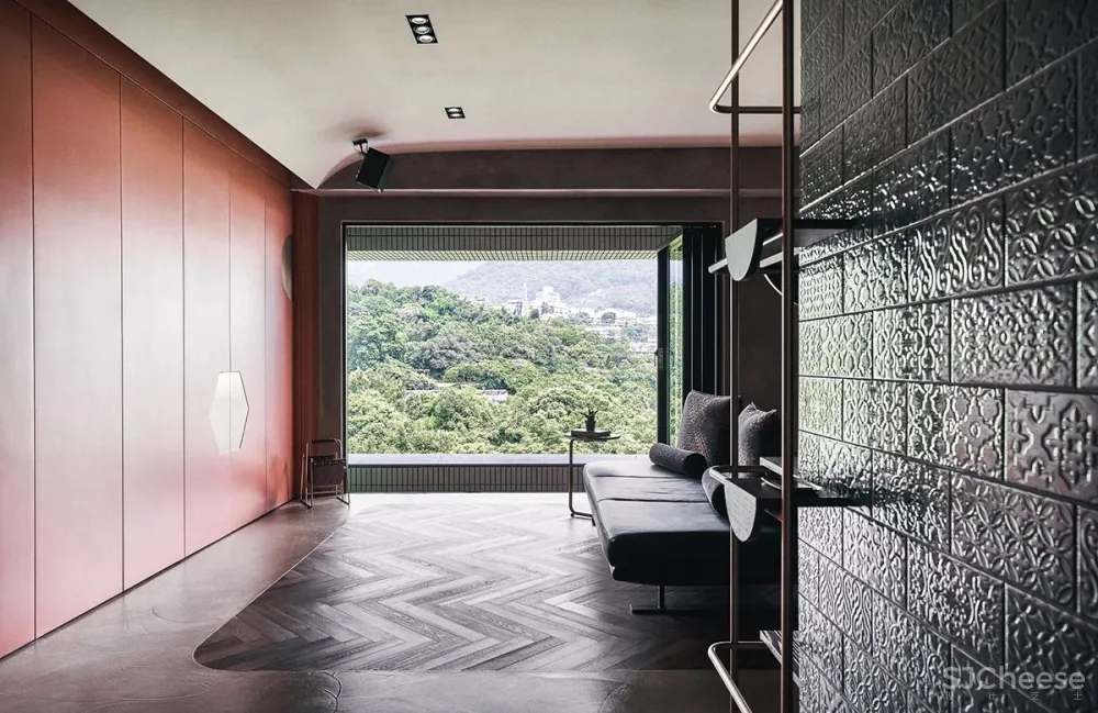 餐厅秒变大沙发,132㎡ 使用空间多一倍