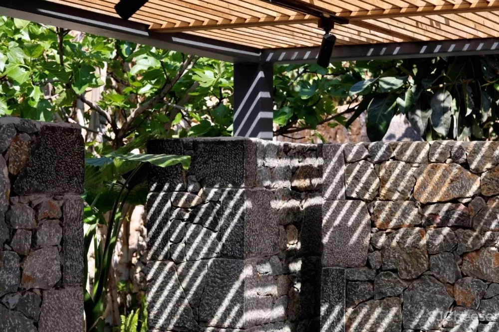 八旬 × 木夕大里酒店:梦想的岛屿,宁静而纯真