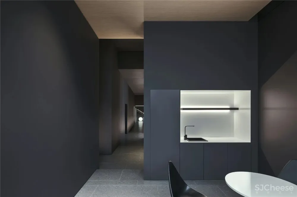 大成设计丨静谧、冷峻的黑白灰,诉说感官