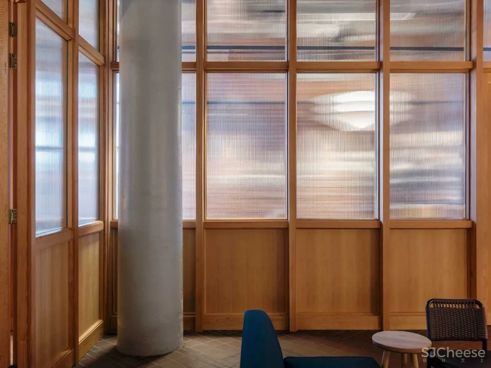 Love Is Enough | Manchester Restaurant , 充满活力的餐饮空间