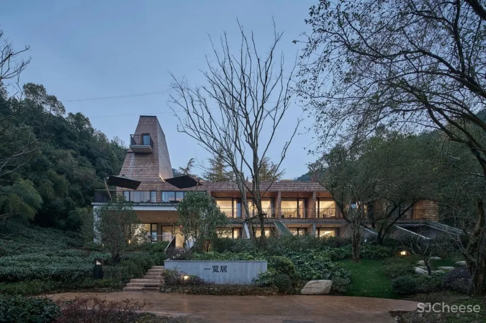 深山里的茶园民宿,美。