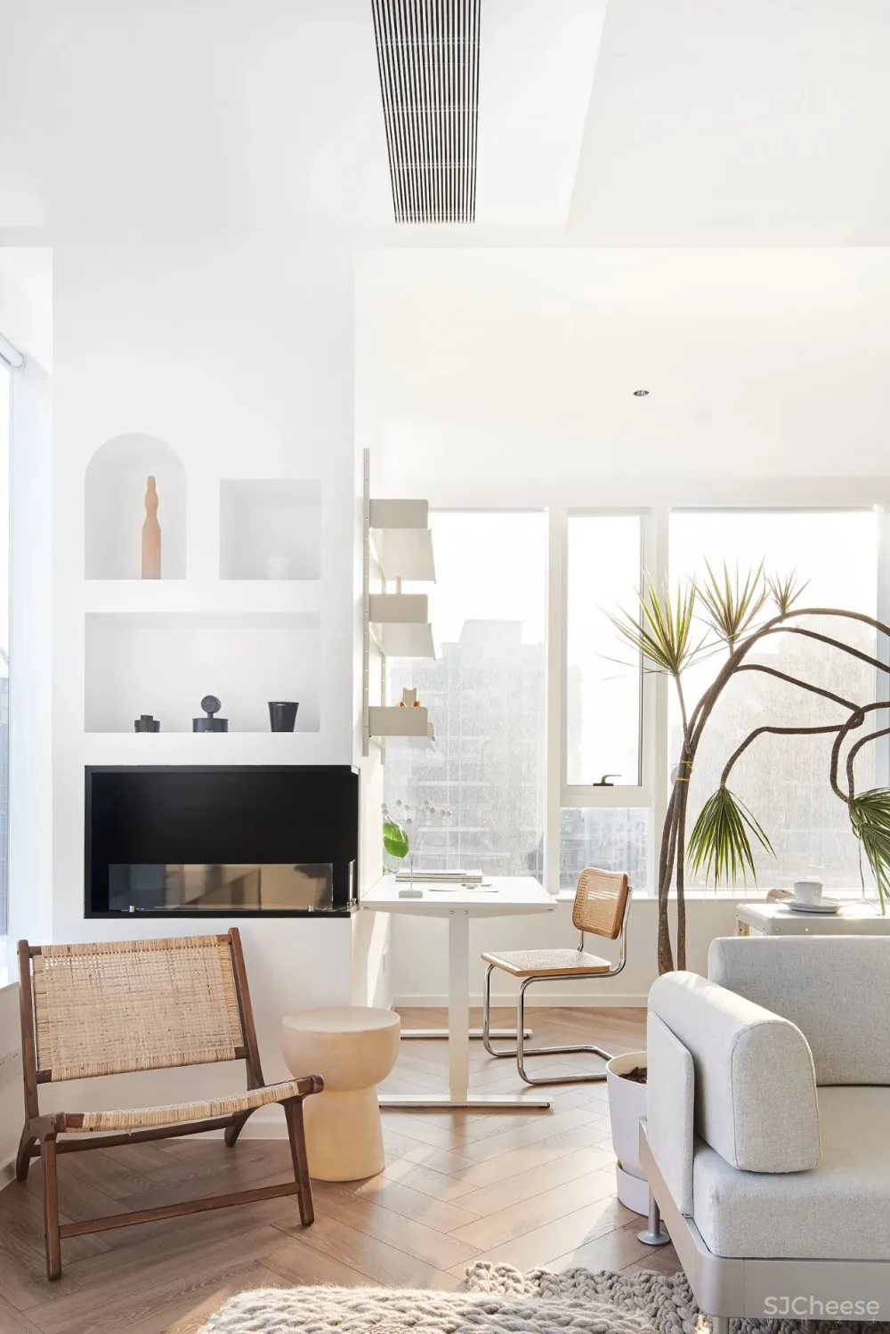 58㎡小家的L型玻璃幕墙,让小房也能拥有180°豪华夜景