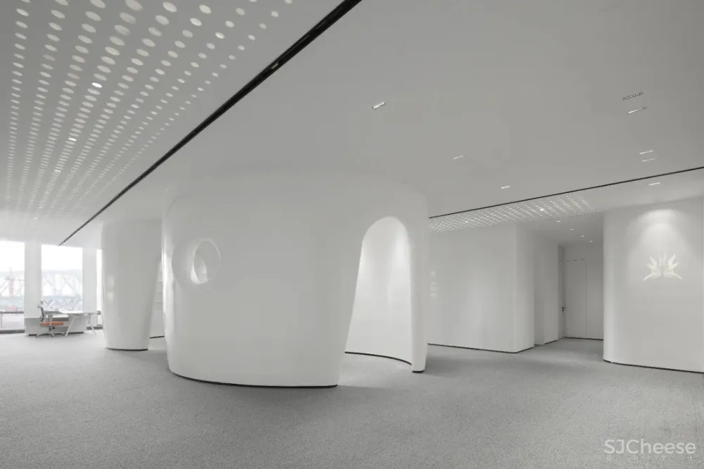 打破传统设计,开启超凡未来感的视觉享受!