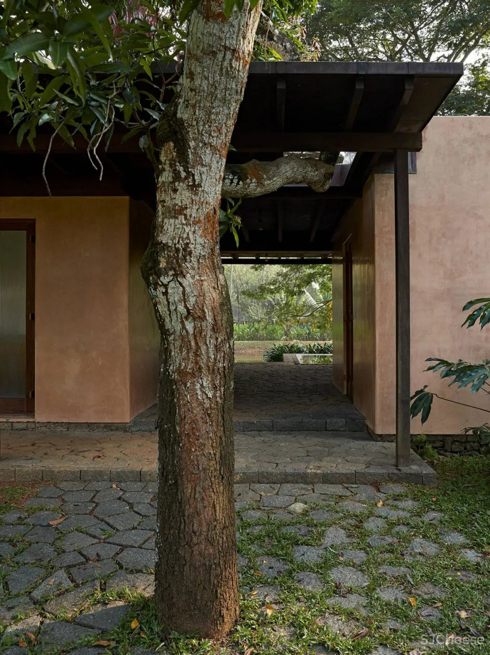 Axel Vervoordt | Keralan House , 现代典型侘寂别墅