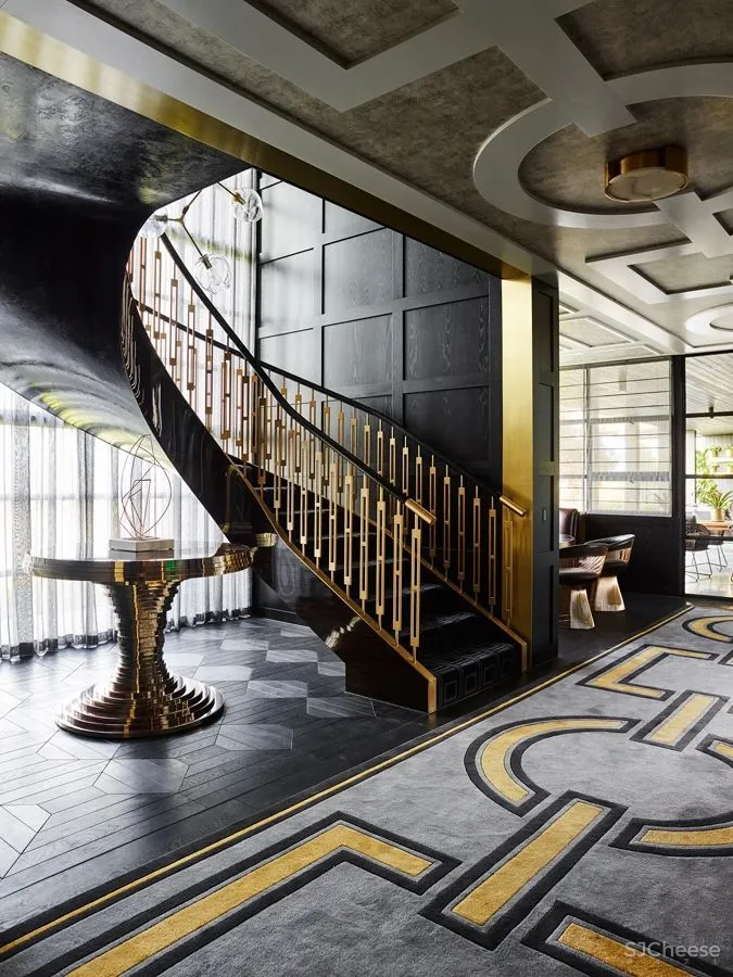 乡村别墅的大胆都市风，堪称黄铜设计典范