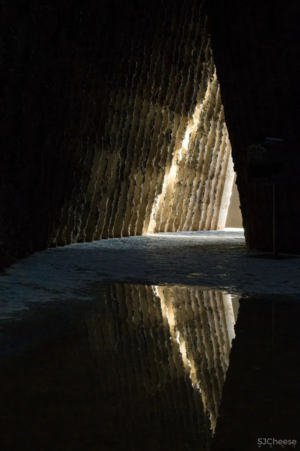 一群村民和一位建筑大师,完成了一个令无数人朝圣的建筑