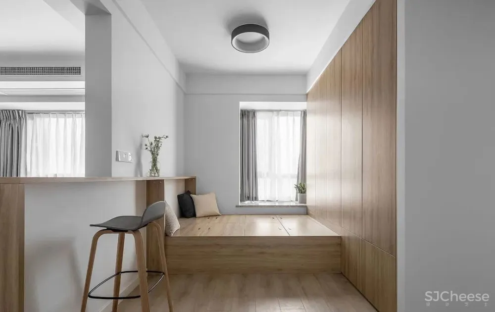 只有90平米的小套三，他家却能拥有9米长的电视墙