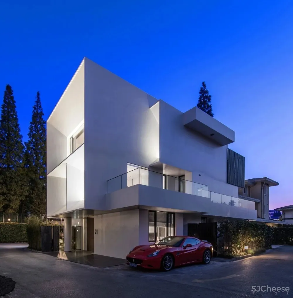 孙建亚作品虹梅21，一气呵成的极简主义美学