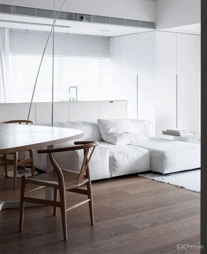 将色彩运用到极致，时髦灵动下非黑即白的男女公寓