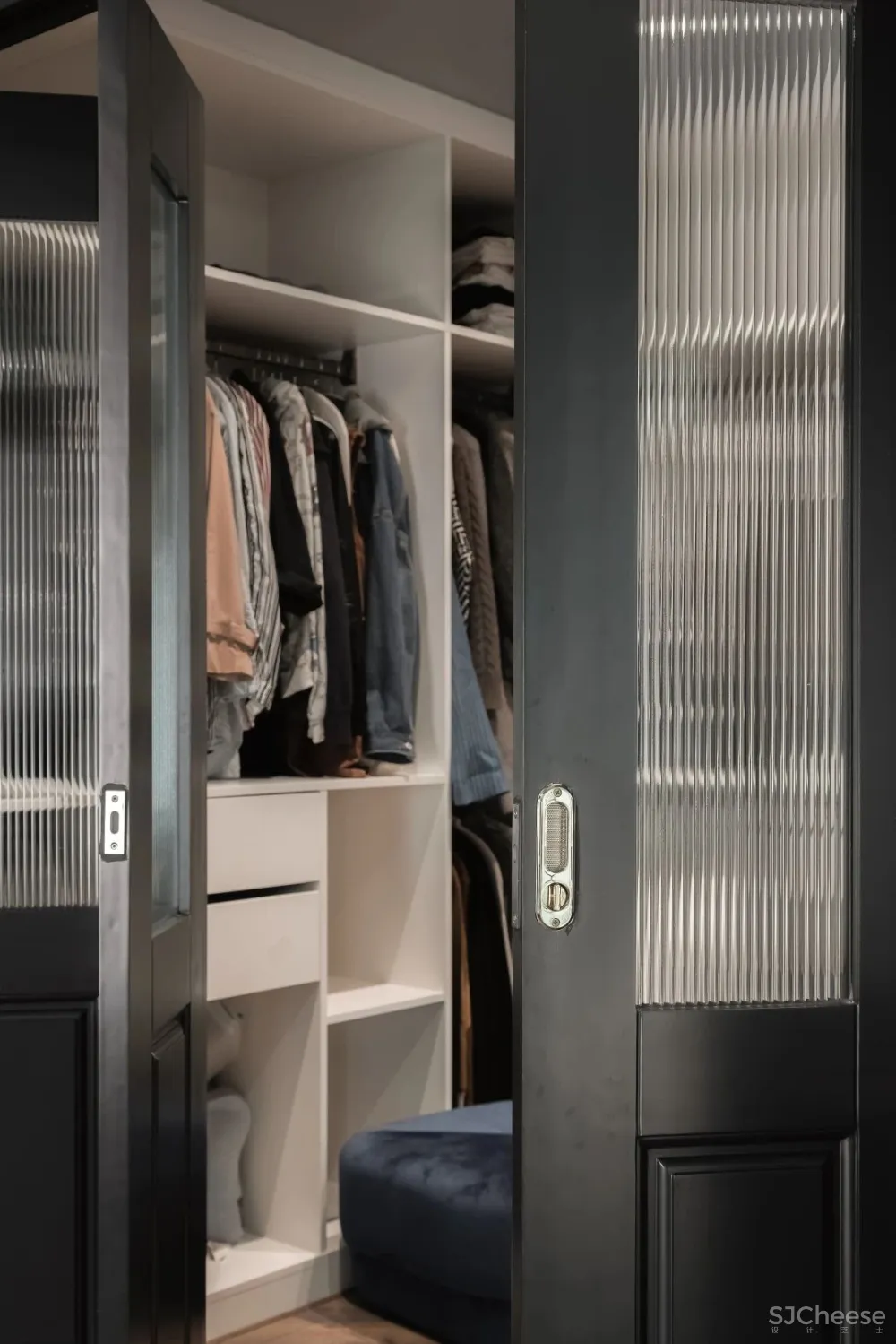 双人树屋、梯下“游戏盒”，还有攀爬架...这么装，无论家里几个娃都能轻松搞定！