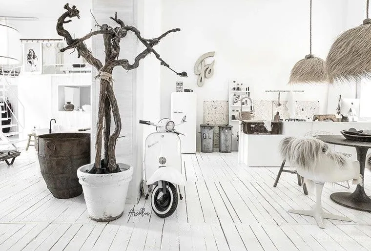 网红民宿设计参考:用夢幻白打造出来的空間。