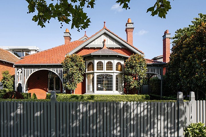 MCK Architects | Strong Arm House , 大胆典型的现代住宅