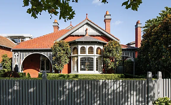 MCK Architects | Strong Arm House , 大胆典型的现代住宅