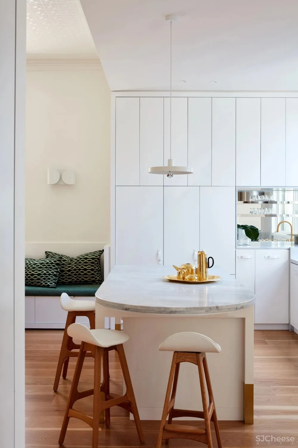 好色，理所当设