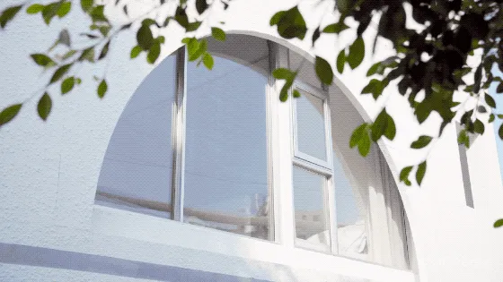 火到央视的极致毛坯房改造：家里什么都用白的，整个房子在发光