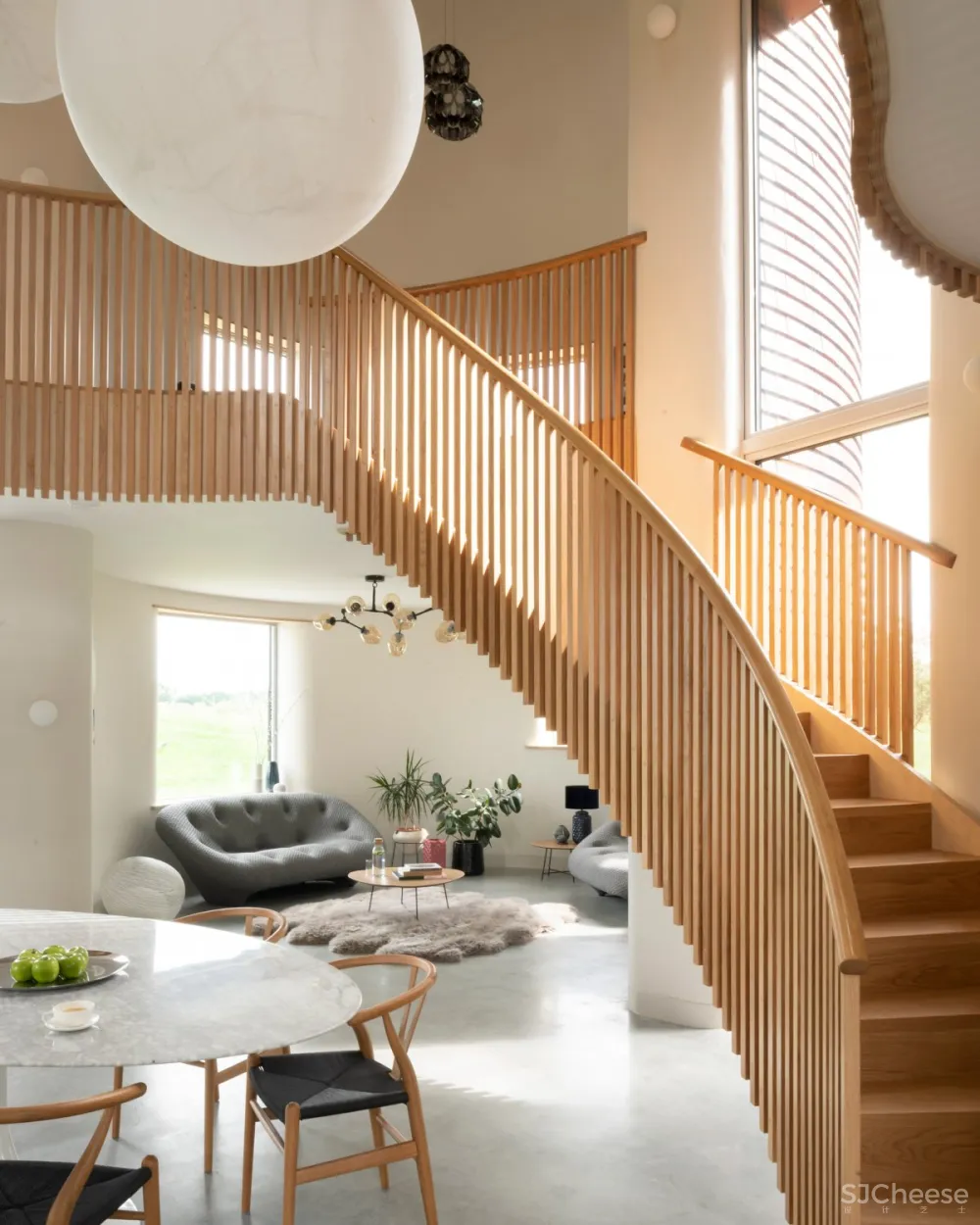 ACME staircase | Bumpers Oast House , 啤酒窑式住宅的现代诠释