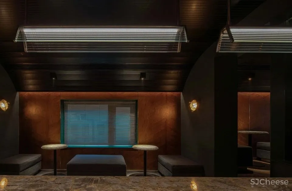 新作 结合欧式车厢和美式办公室风格 成都“π酒吧” iZ Design Studio