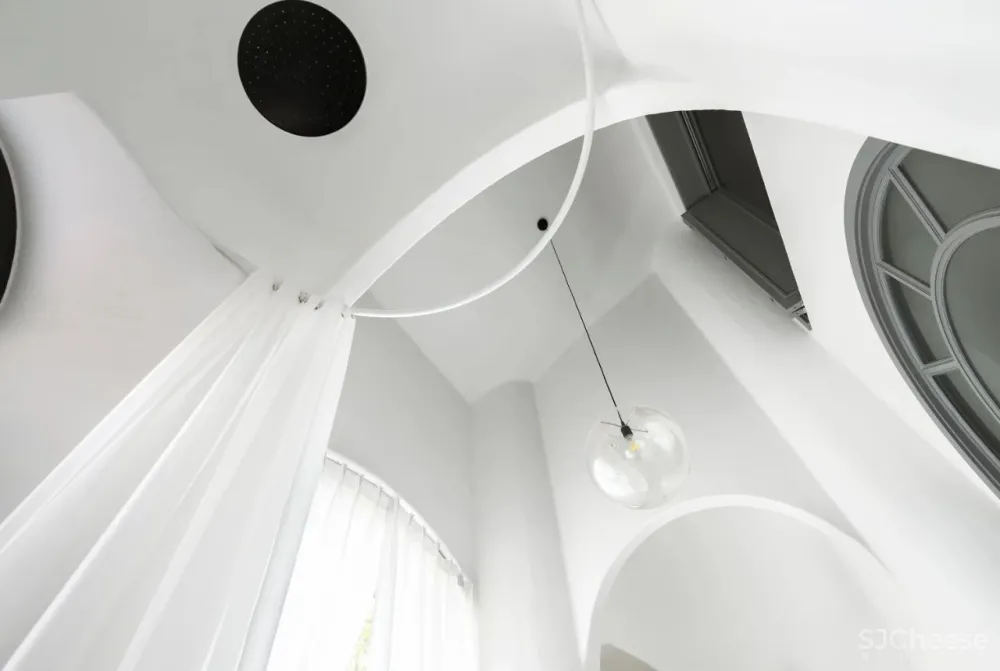 一座没有直线的居所