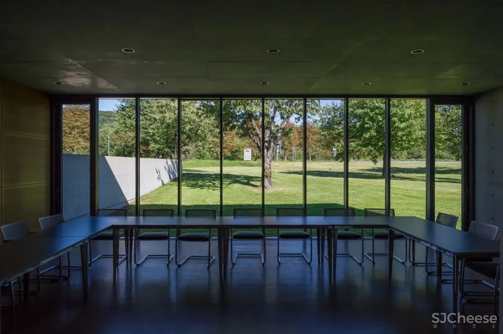 安藤忠雄丨清水混凝土诗人