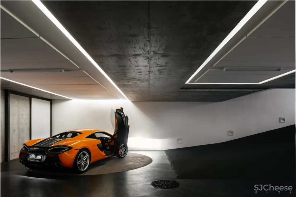 MCK Architects | Strong Arm House , 大胆典型的现代住宅