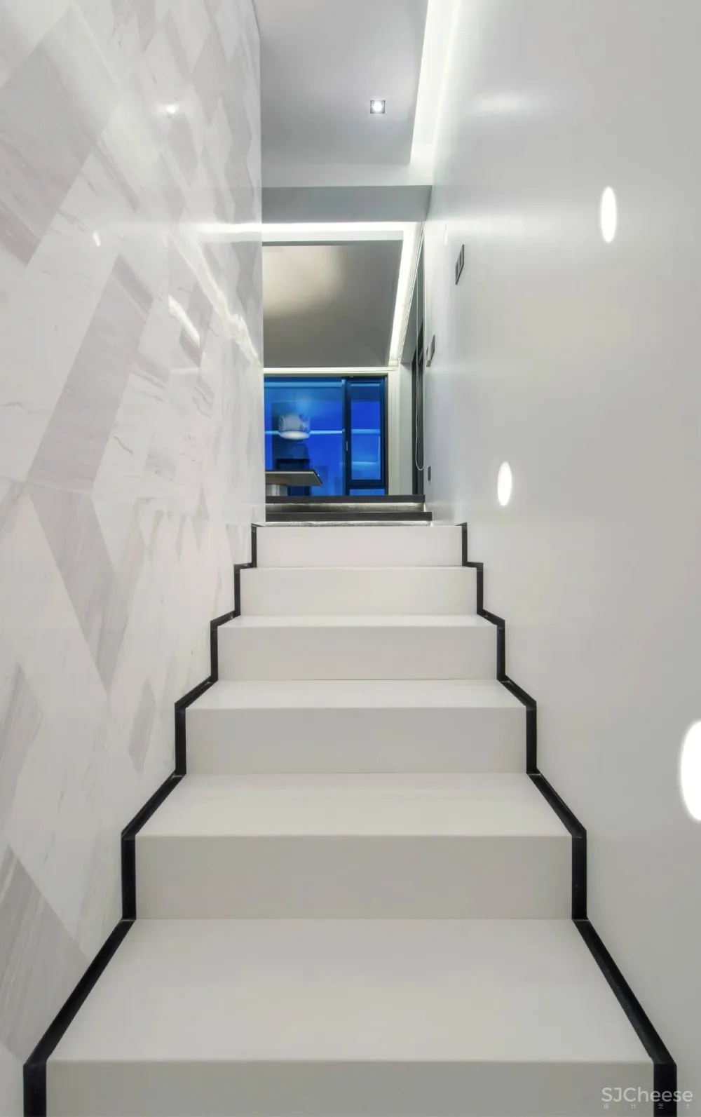 孙建亚作品虹梅21，一气呵成的极简主义美学