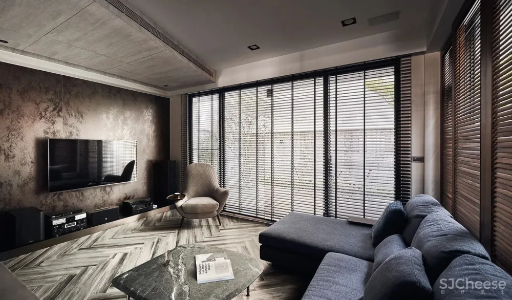 还在用传统方式铺地板?看「人字拼」怎样演绎质朴自然风