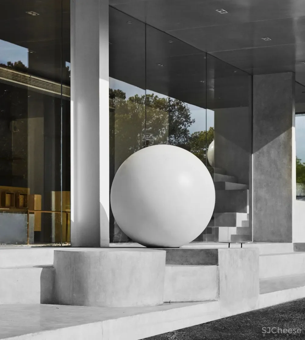 偏离设计丨MOON Photo Studio