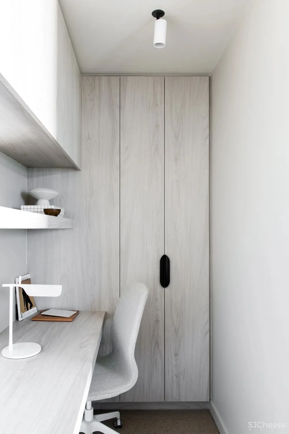 拱形元素 极简白, 打造出别样的顶层公寓