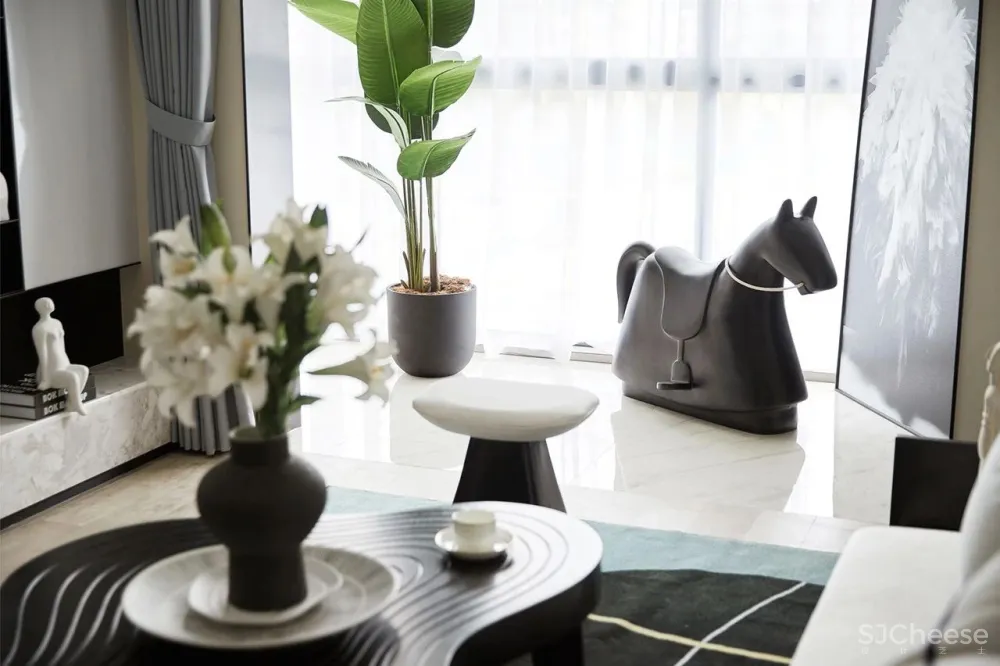 80㎡黑白设计样板间，简约即是美！