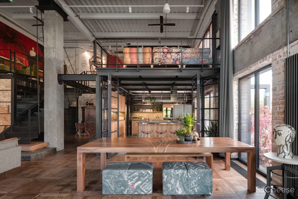 极具色彩感的工业居所!