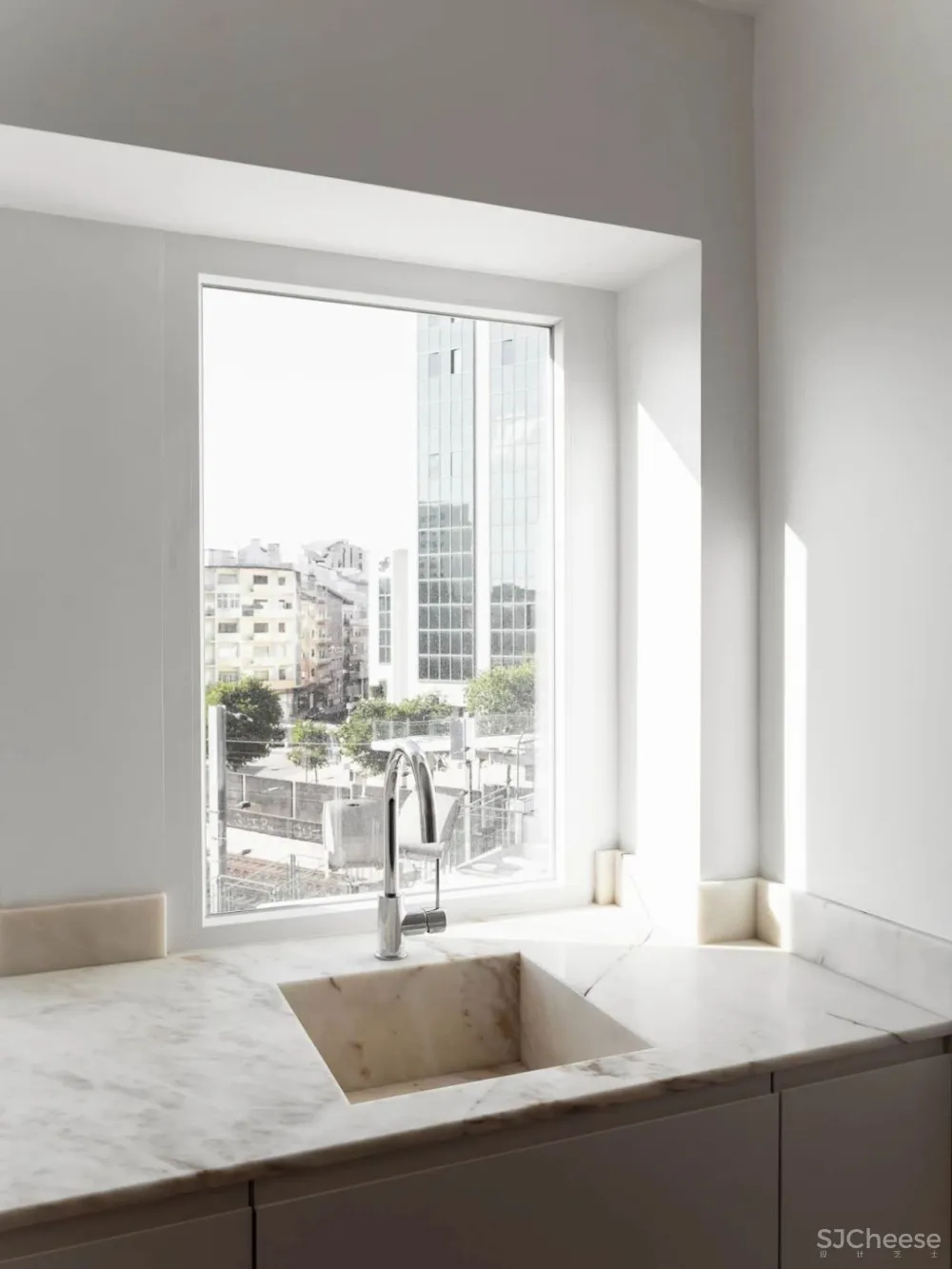 Arriba|設計的高陡海岸