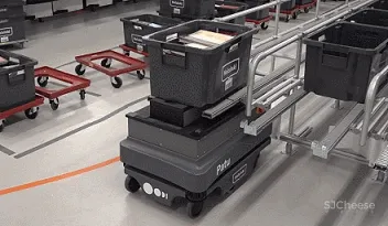 10年烧了7.5亿，全球最不务正业图书馆，能看电影、打游戏、唱K…流浪汉都可以随意进