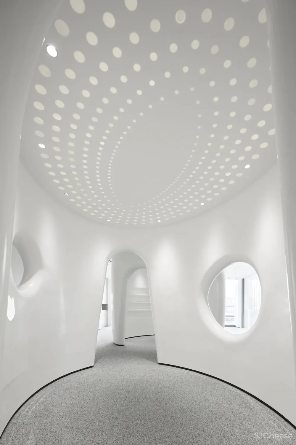 打破传统设计,开启超凡未来感的视觉享受!