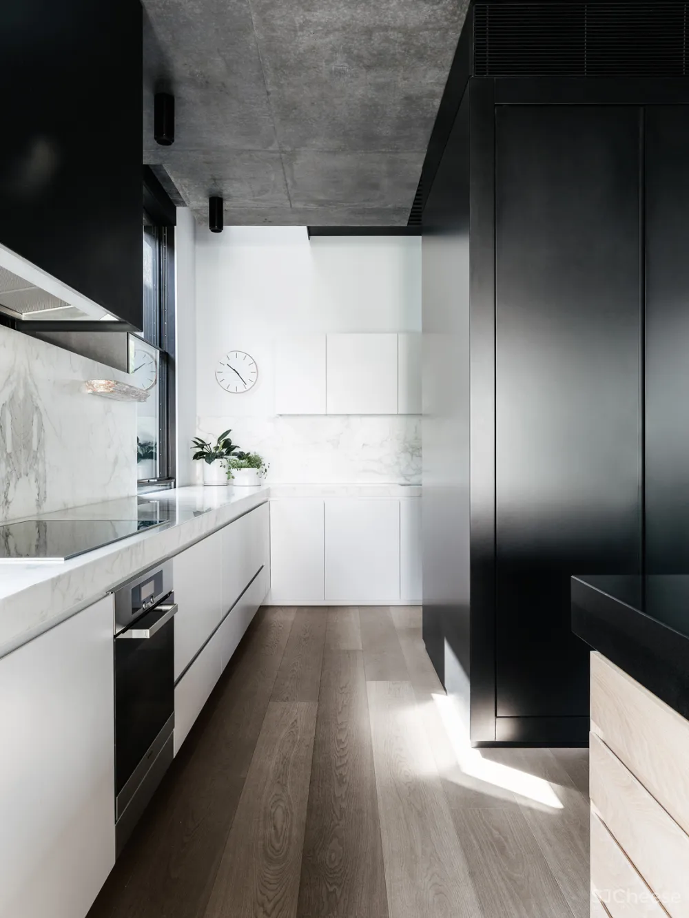 MCK Architects | Strong Arm House , 大胆典型的现代住宅