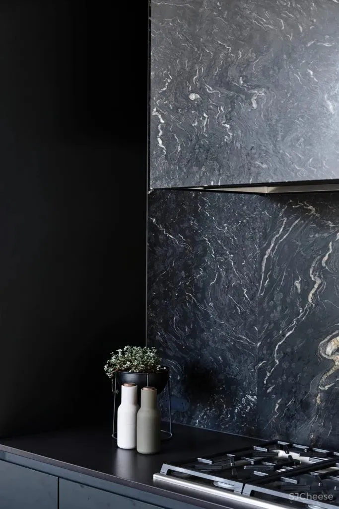 Fiona Austin 新作 历史与当代 传承中复兴