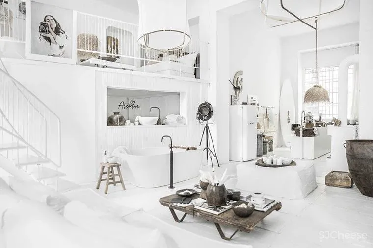 网红民宿设计参考:用夢幻白打造出来的空間。